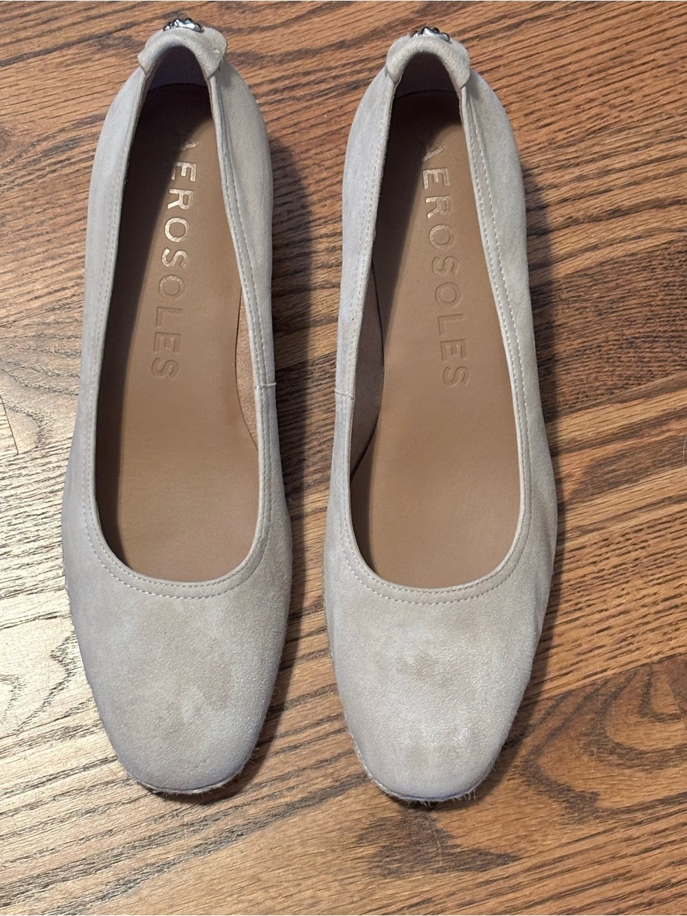 AEROSOLES Women's Neutral Suede Ballet Flats Selling as is.